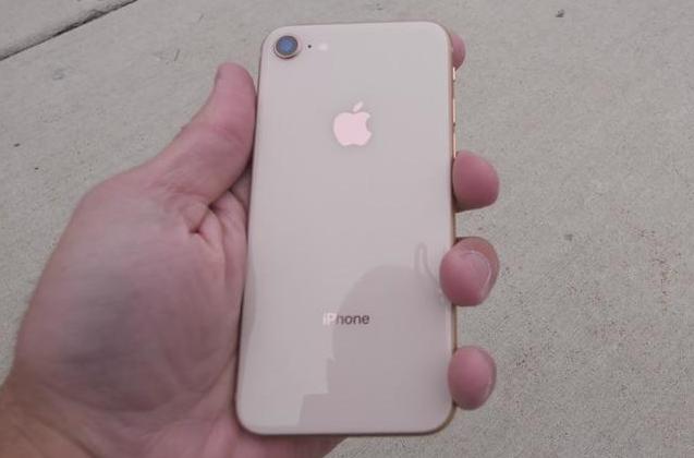 手持iPhone8两年了，说说使用感受！你们的iPhone6S还不换吗？