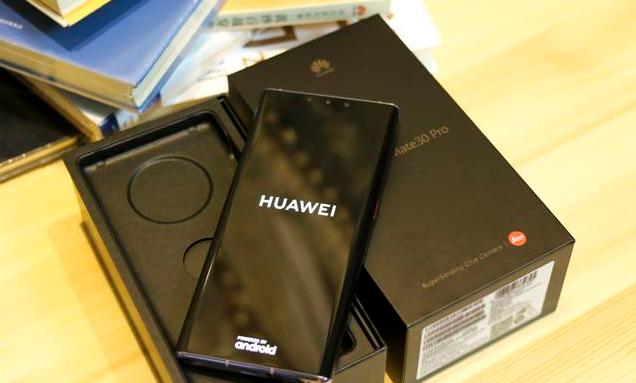 华为下重本,华为Mate30 Pro从5799跌至4299,网友:终于等到了