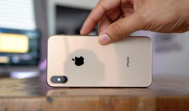 苹果妥协了，这款iPhone手机大降4200，果粉：不等iPhone12了！