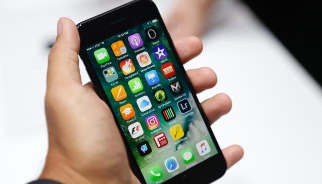 苹果良心了，降价最猛的iPhone手机诞生！果粉：真不该买那么早