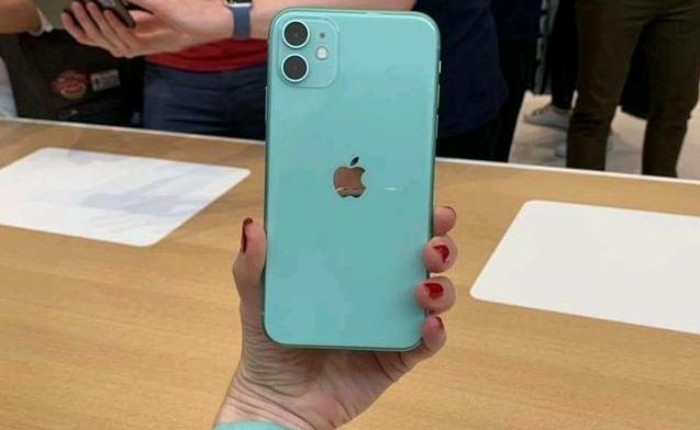 2020年买手机可以跟风，这3款公认值得买，颜值高性能强性价比高