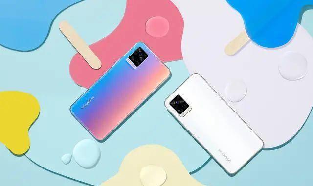 vivo推出轻薄自拍旗舰机，机身厚度仅7.39mm，起售价为2798元