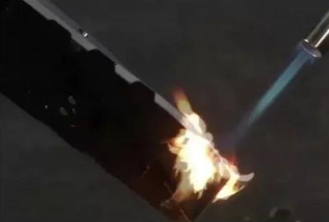 火烤小米电视的天极网被告上法庭，荣耀高层笑其被“拆服”