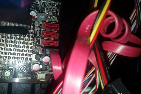 电脑机箱风扇的组装方法