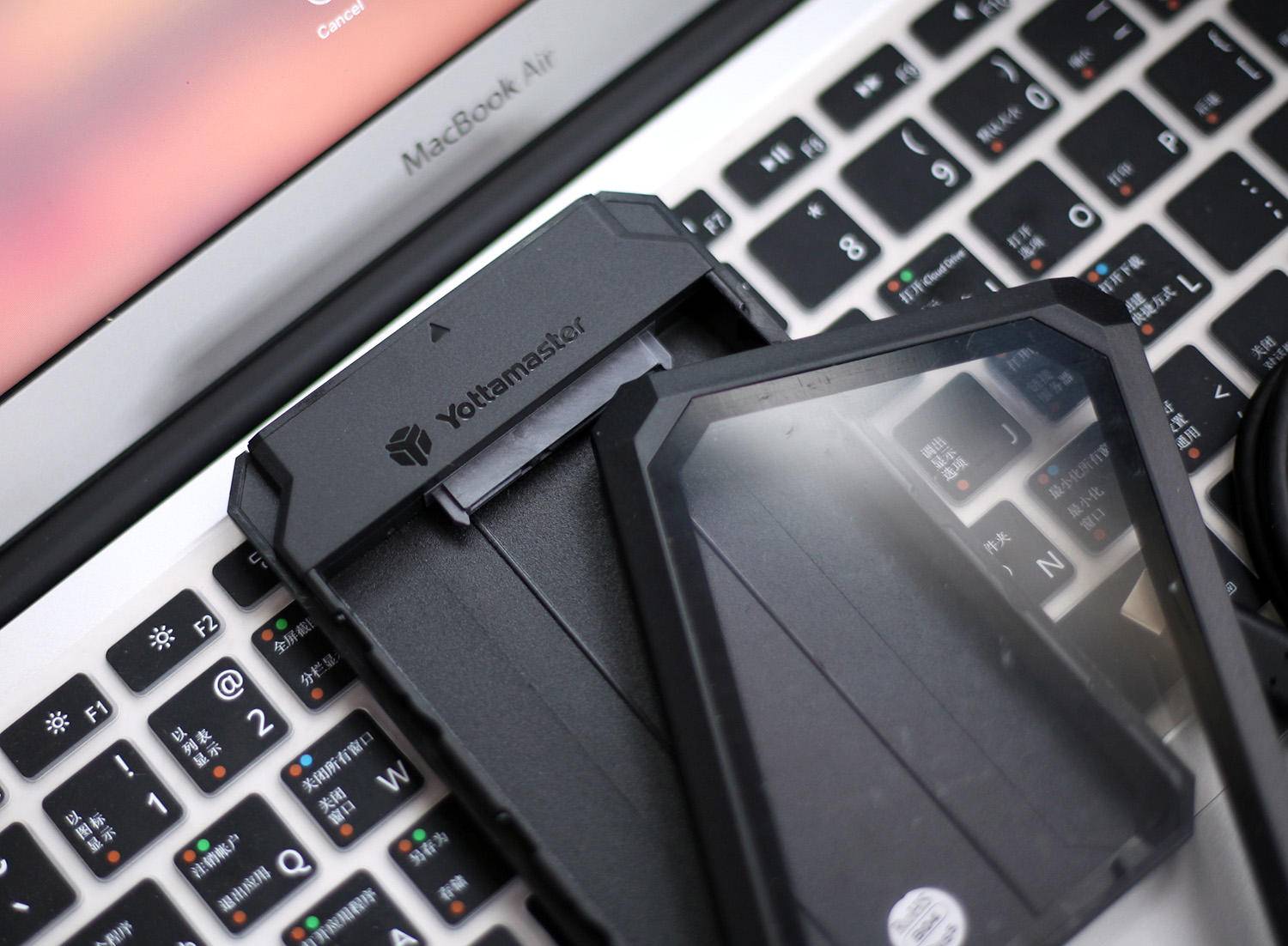 别让好看的硬盘藏起来，Yottamaster透明硬盘盒图赏