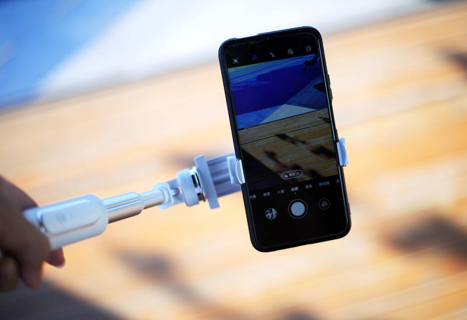 自拍杆+稳定器+三脚架,出游必备神器就是它了