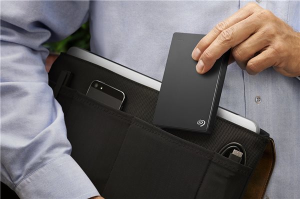 移动硬盘怎么选？看懂这五点就够了