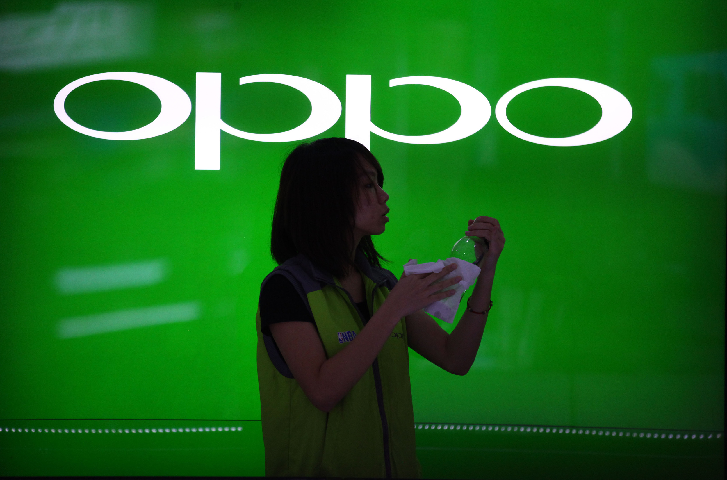 华为倒下后 满大街都是苹果三星手机？下一个国产骄傲会是谁？