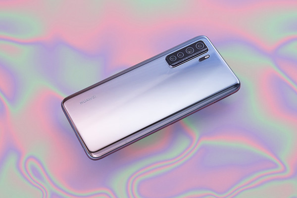 预算3000左右，这三款华为手机才是极致性价比，用过的都说好