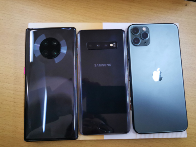 华为手机太贵？对比下苹果手机，告诉你华为手机到底贵不贵？