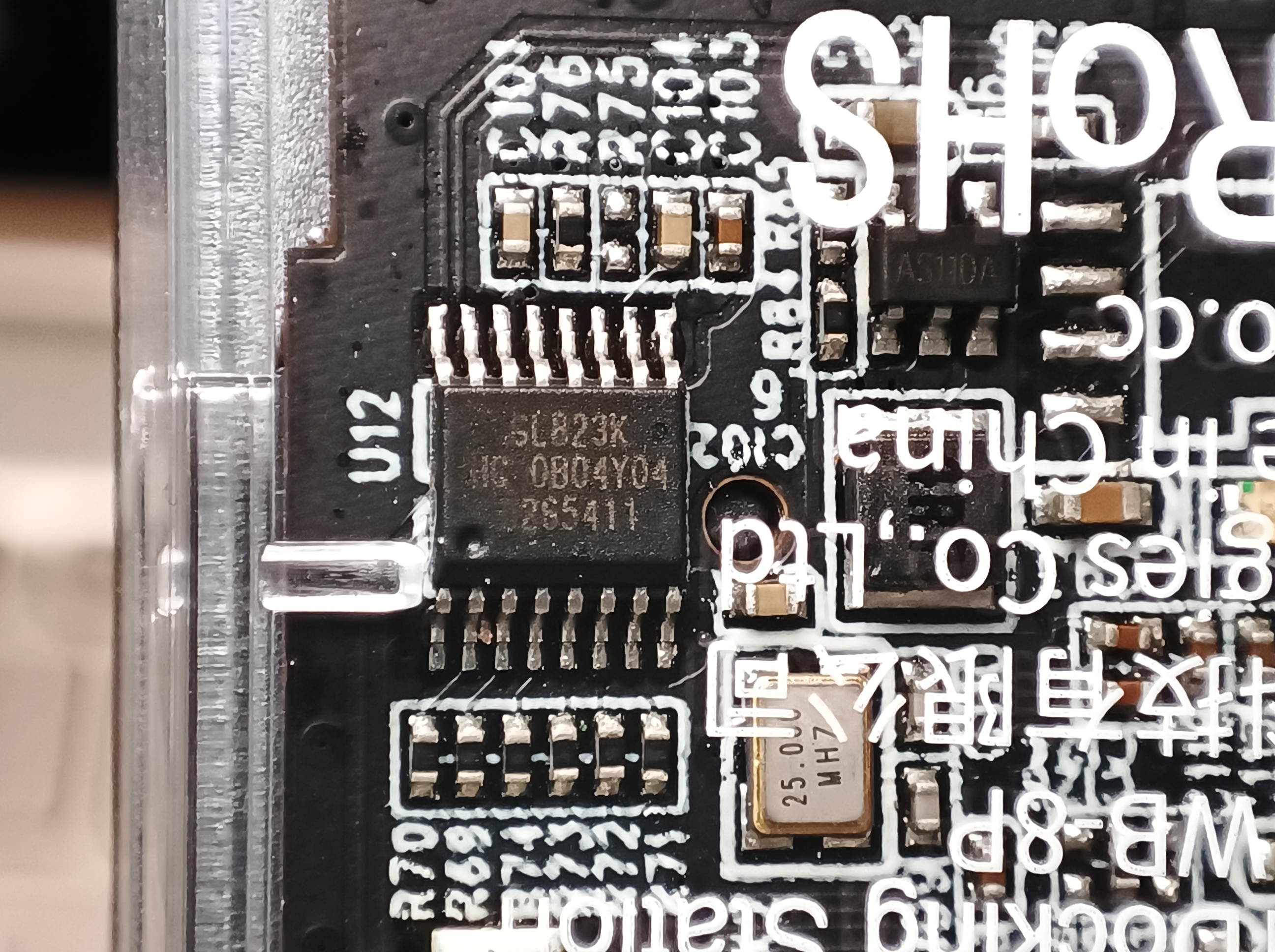 一面科技一面艺术的ORICO Type-C 八合一透明拓展坞