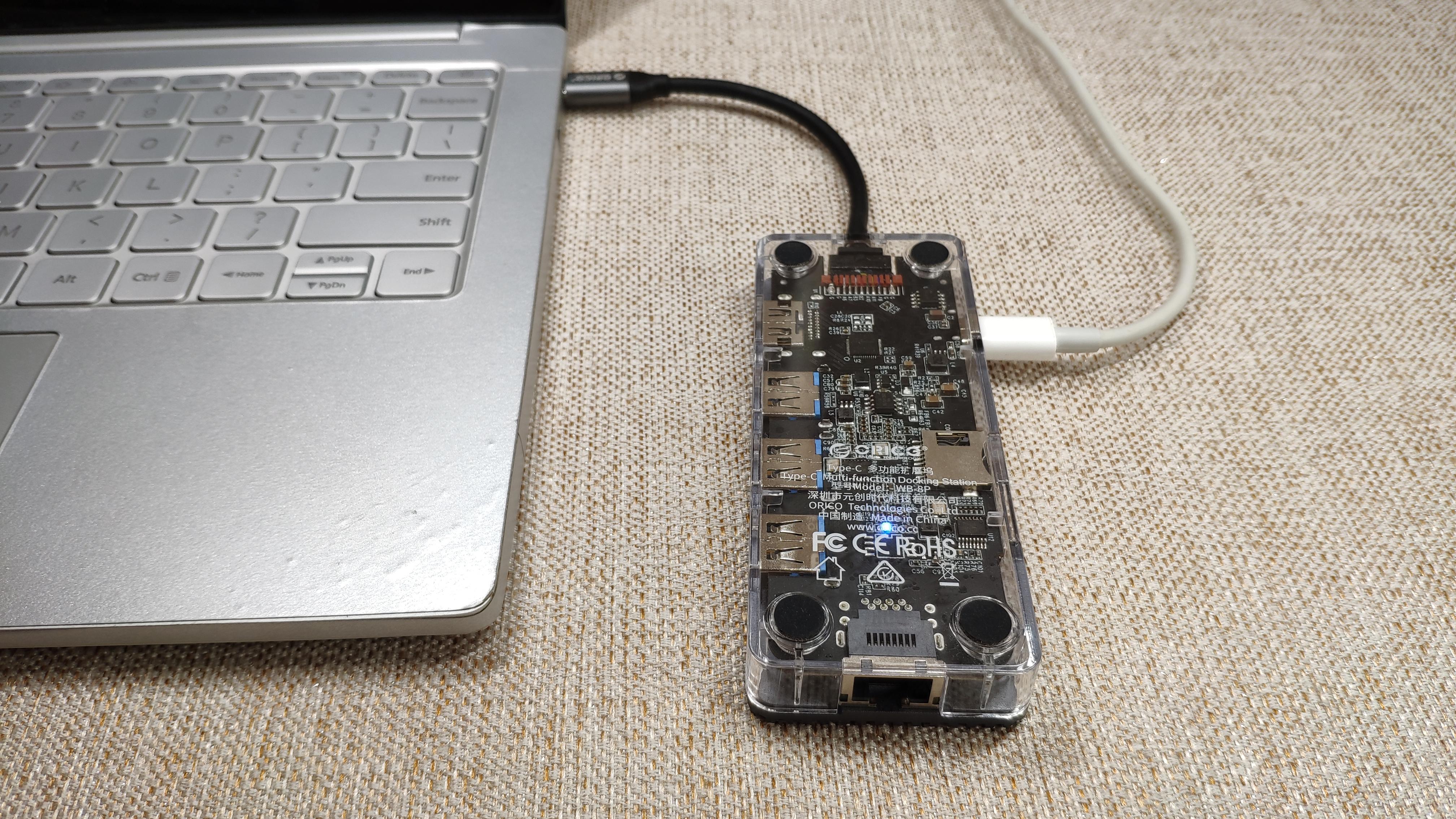 一面科技一面艺术的ORICO Type-C 八合一透明拓展坞