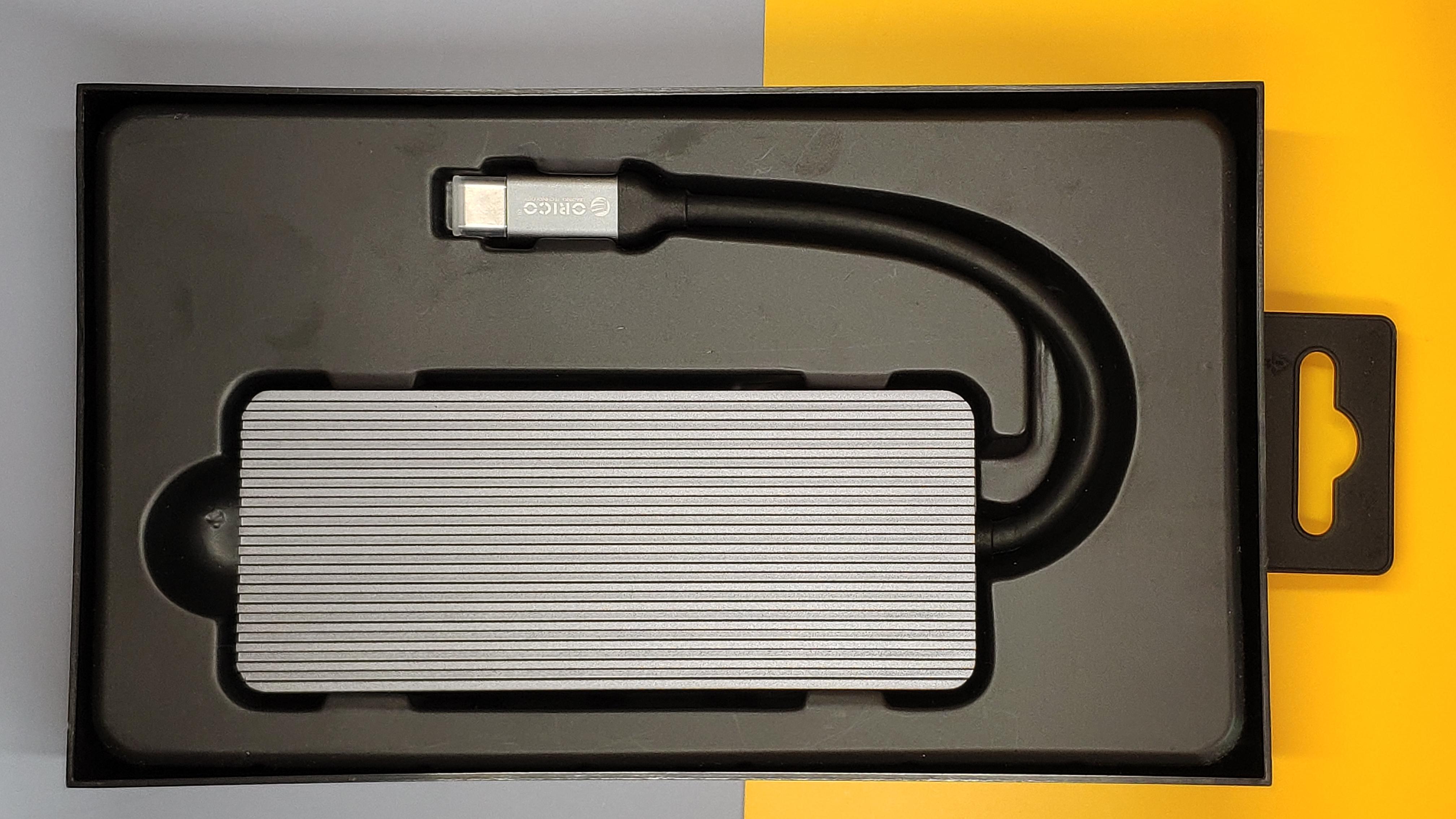 一面科技一面艺术的ORICO Type-C 八合一透明拓展坞