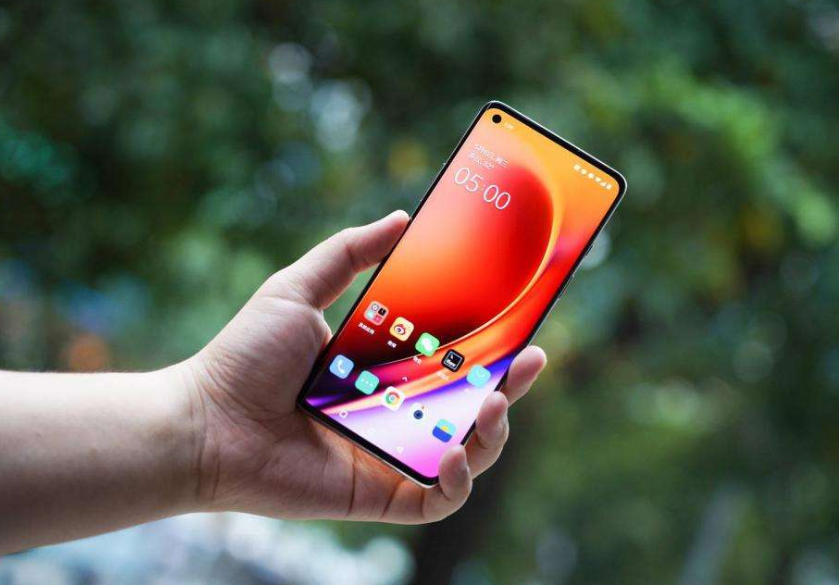 除了iPhone，这4部手机也可以三年不卡，买到准不亏