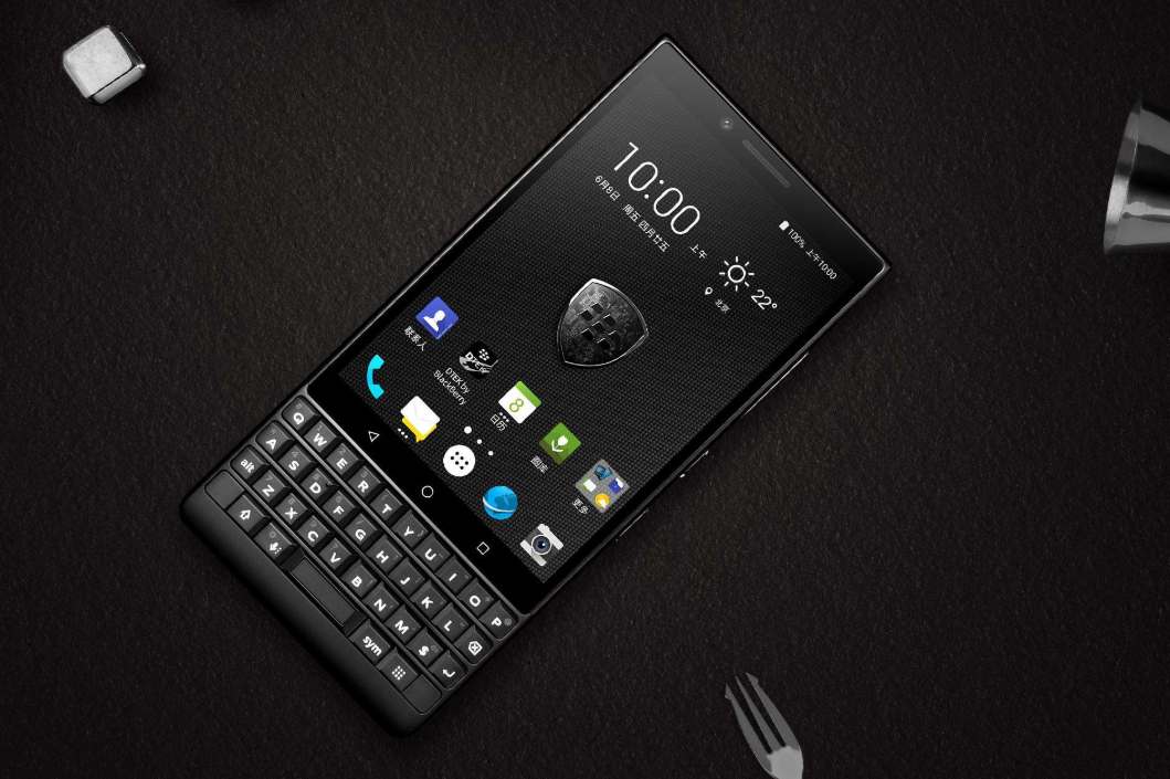 还记得当年主打QWERTY键盘的黑莓手机吗?是的,它又回来了