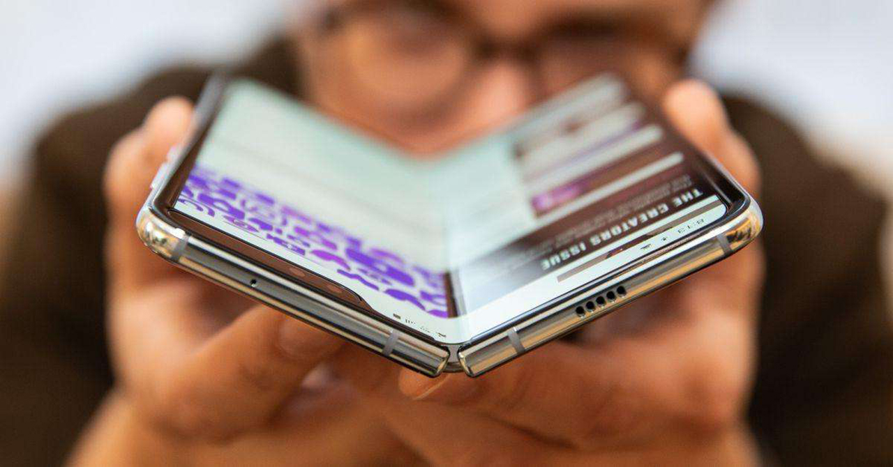 小米新一代折叠屏手机专利曝光，三折叠突破极限，外观借鉴三星