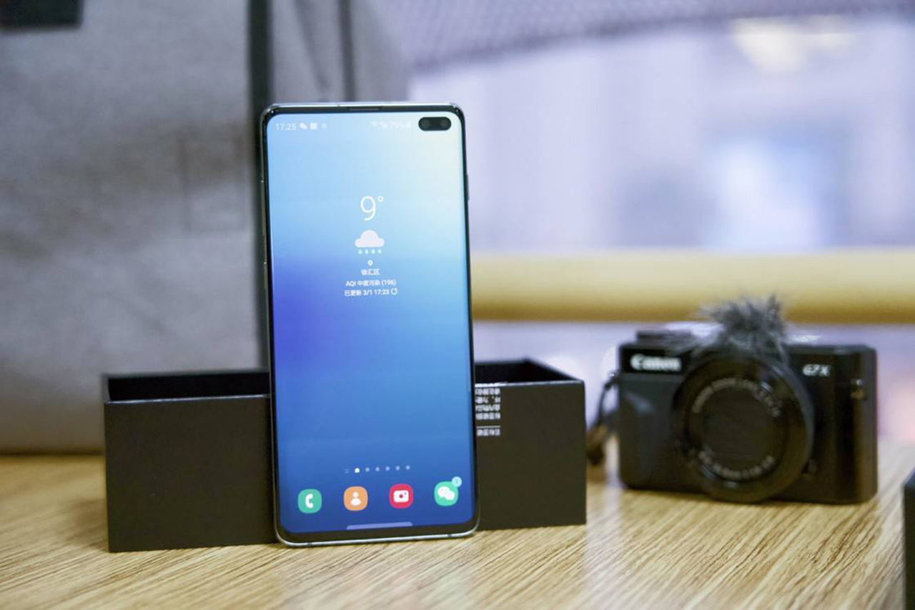 手机圈堪比娱乐圈，锤子创始人罗永浩痛批极端粉丝，卖啥都被骂