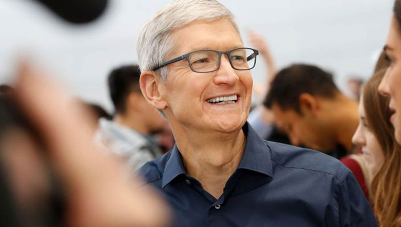 商业奇才，库克任职苹果CEO九年时间，他带领苹果走向巅峰