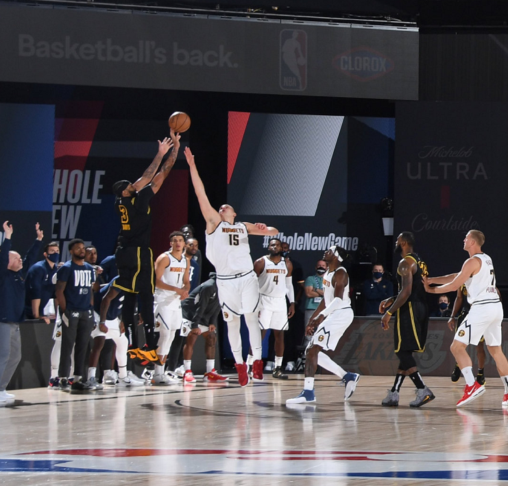 这款看直播神器竟然能神同步？用它看NBA直播太香了