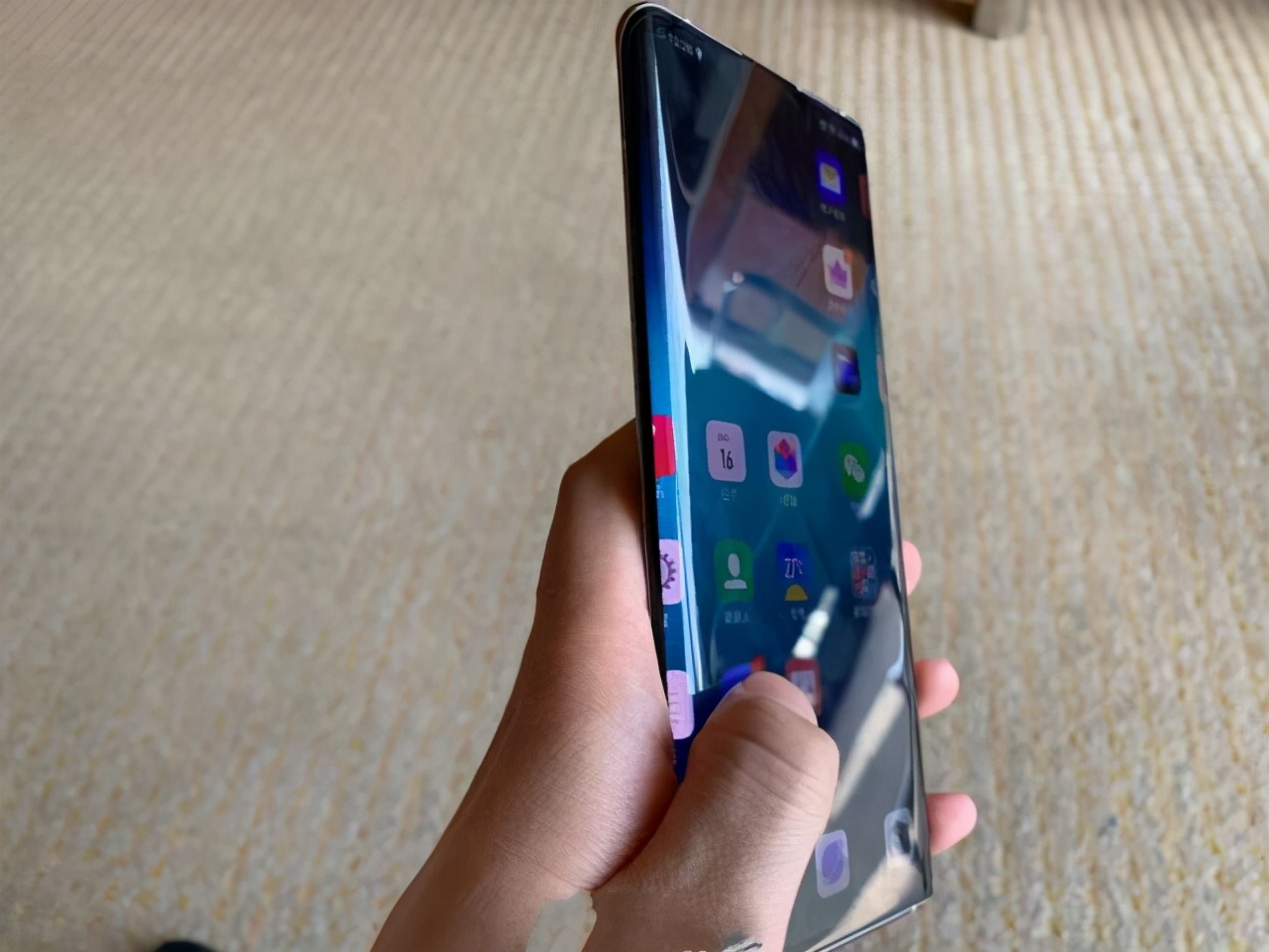 荣耀V40Pro再次被确认,曲面屏+双扬声器,天玑芯片是亮点