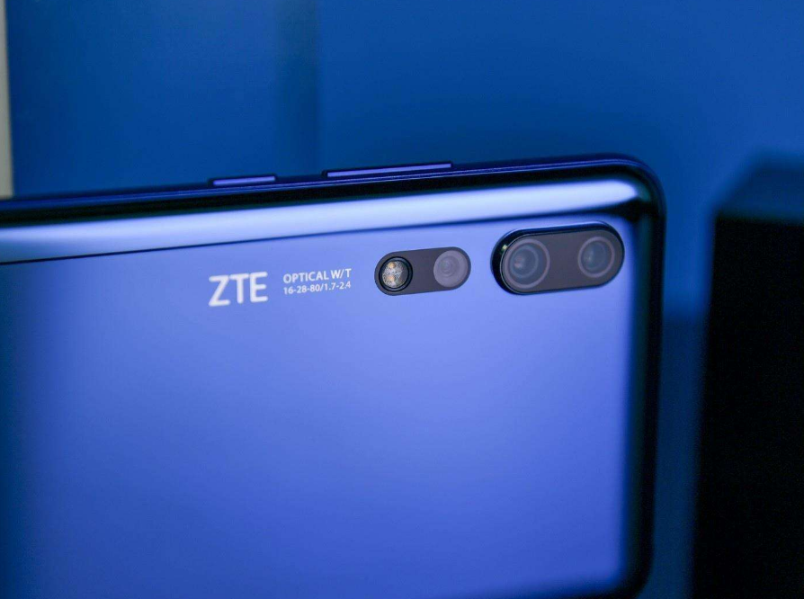 中兴发布全球首款屏下摄像头手机，大家觉得这款手机怎么样