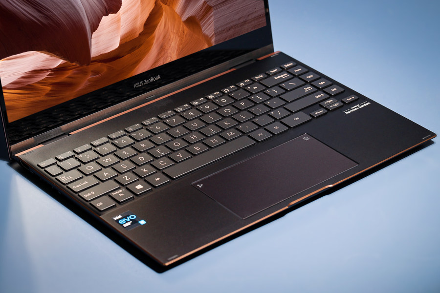 华硕灵耀X逍遥评测：给你逍遥自在的移动办公新体验