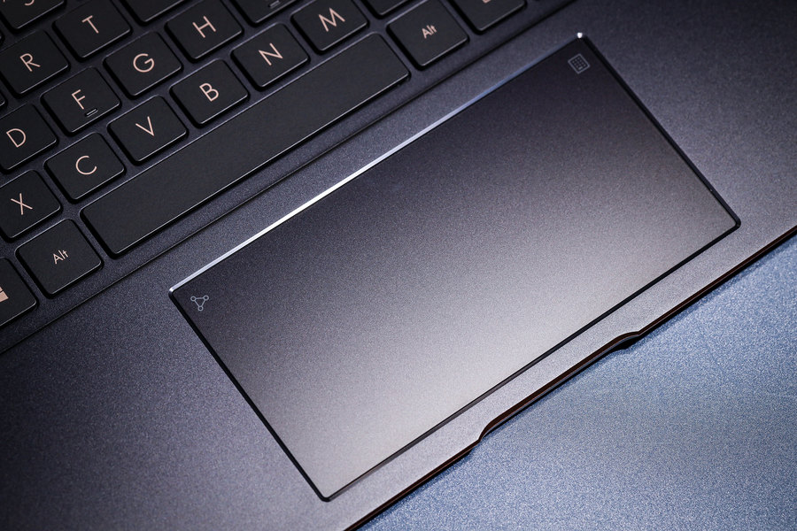 华硕灵耀X逍遥评测：给你逍遥自在的移动办公新体验