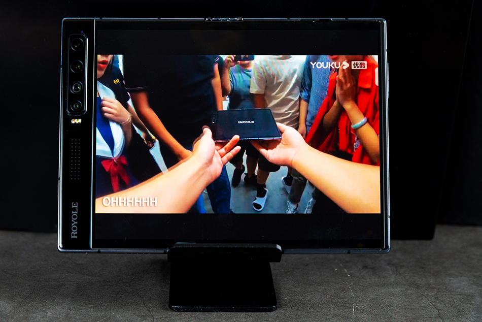 FlexPai 2折叠屏手机图赏：手机平板二合一的进化方向