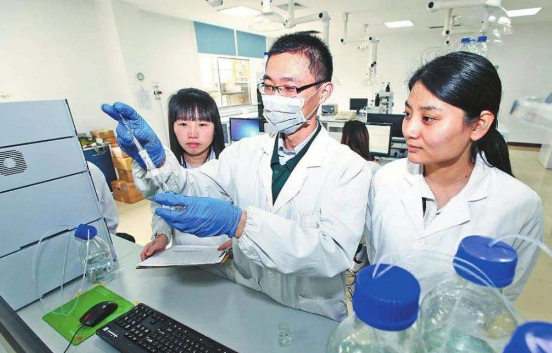 日本芯片巨头突然宣布,美科技霸凌终将失败