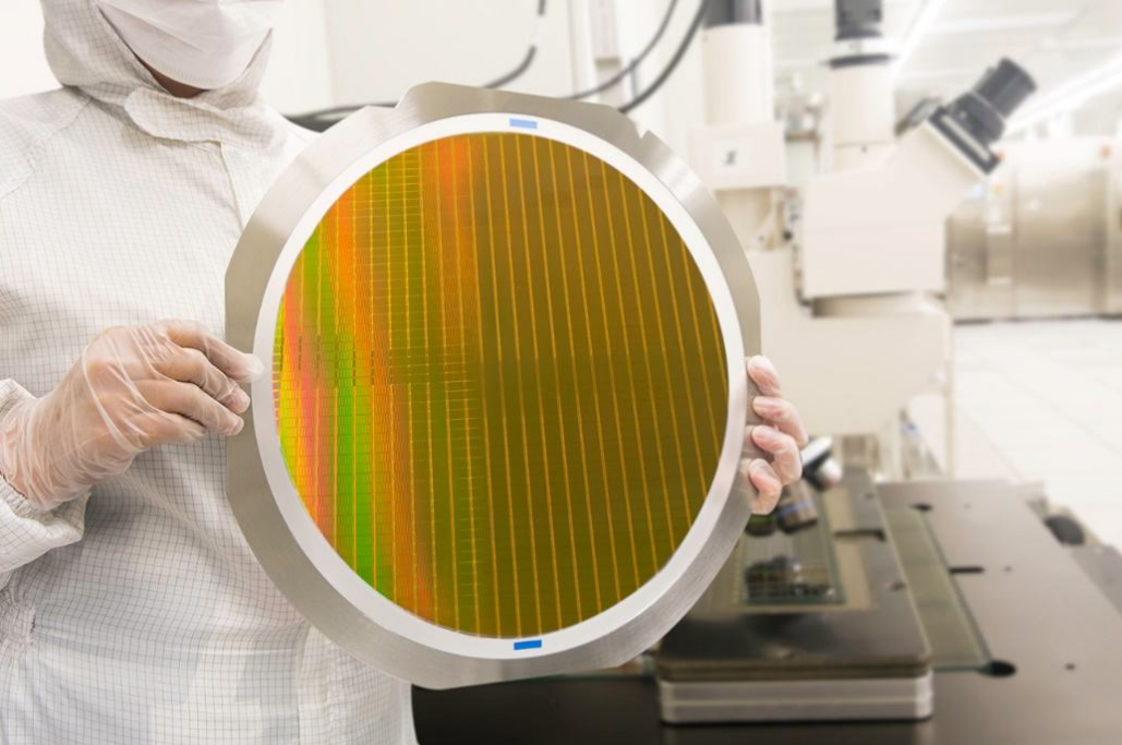 日本芯片巨头突然宣布，美科技霸凌终将失败