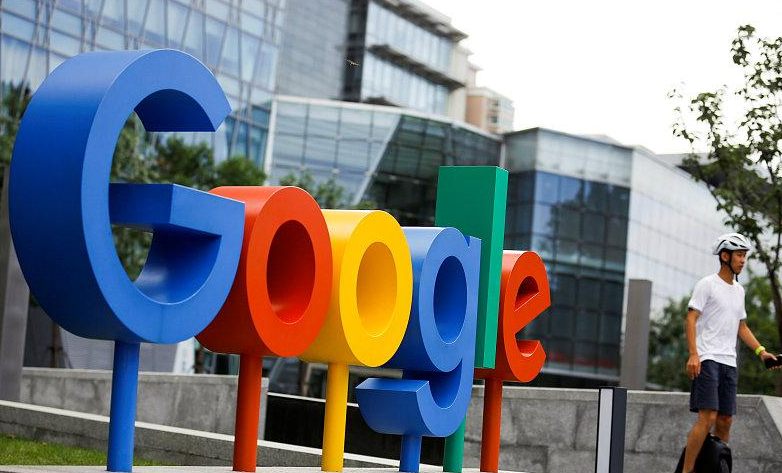 苹果刚作出让步，另一科技巨头却杠上了，网友：助攻华为？