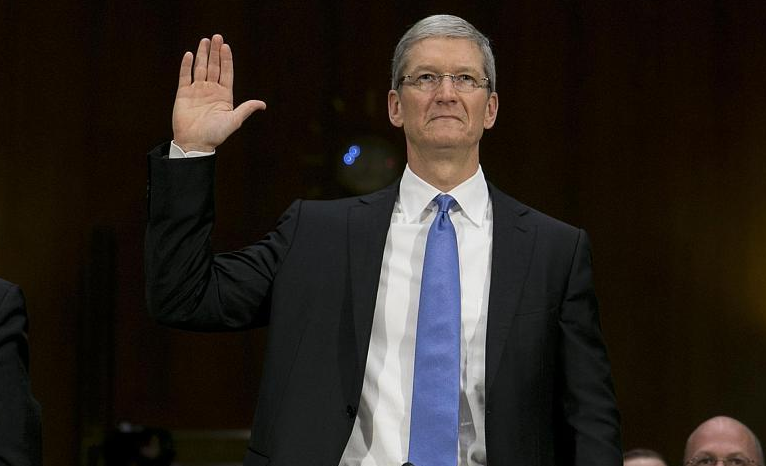 苹果刚作出让步，另一科技巨头却杠上了，网友：助攻华为？