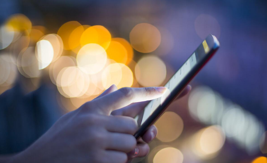 中国移动摘除“抠门”标签？10年不换号老用户，3大特权随便用