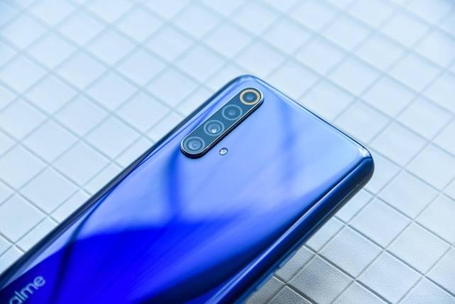 上市不足半年就离场!8+128G仅2099元,性价比还行?