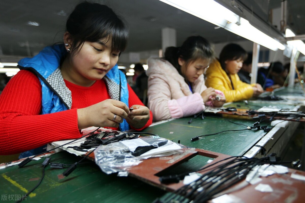 苹果手机代工厂要开始撤离中国了，我国会进入无苹果手机时代吗？