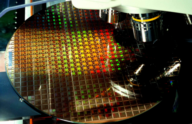 半导体霸权！美国日本软硬件全球领先，国内半导体行业艰难