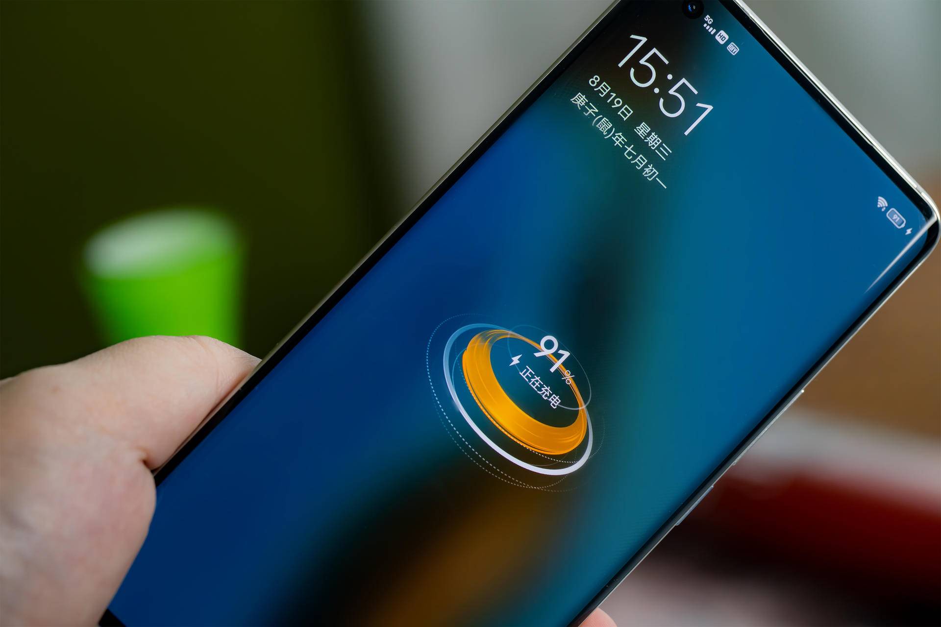 外观出众、续航强劲,iQOO 5 Pro的实力深不见底