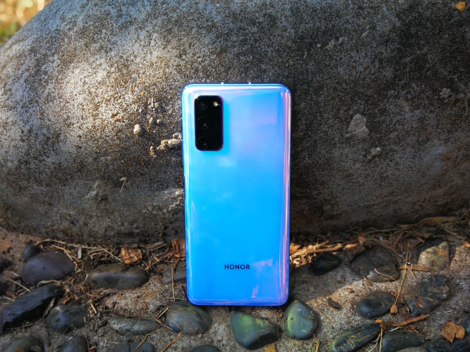 荣耀V40 Pro曝光,曲面挖孔屏,120Hz加持,很期待