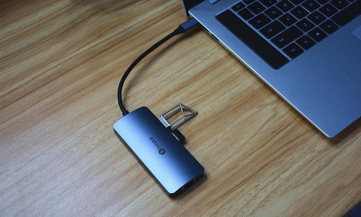 荣耀轻薄本的最佳搭配,毕亚兹带网口的USB-C扩展坞上手测评