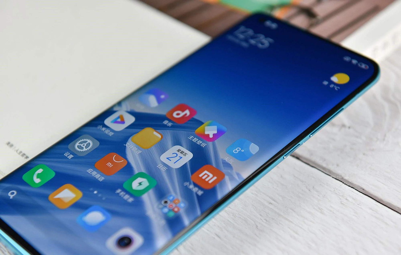 国产撑起半边天，华为二季度全球智能手机出货量第一，联想是亮点