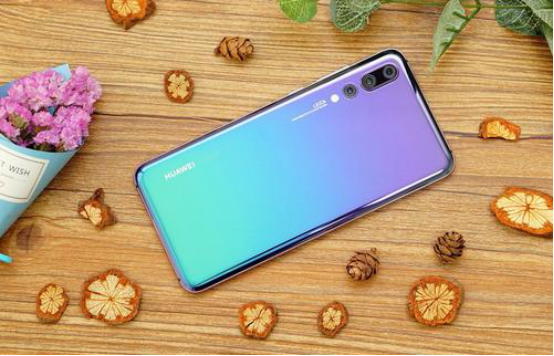 华为Mate40最全爆料，2款芯片四种机型，犹豫只会败北