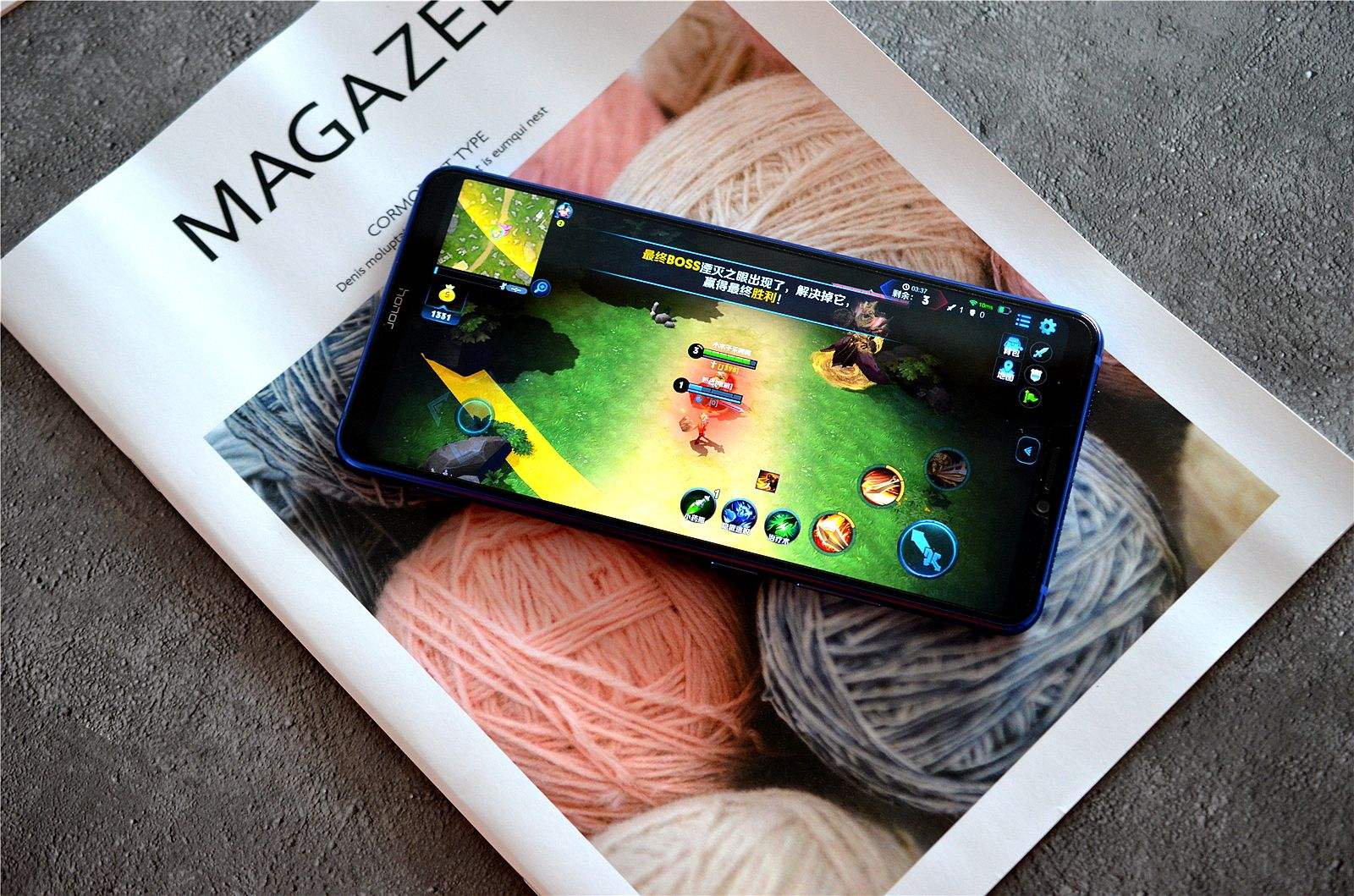 荣耀年尾清库存！5000mAh+麒麟970便宜两千元