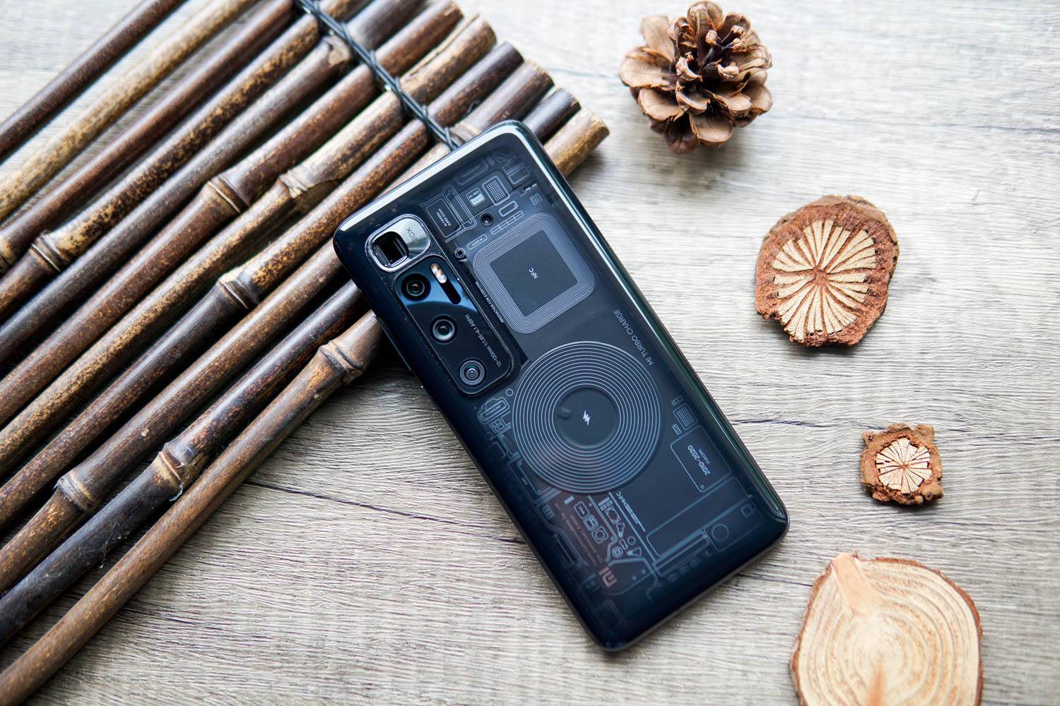 小米10至尊版上手体验，这才是一款合格的高端水桶机该有的样子