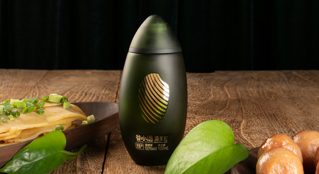 怎么那么有钱买iphone12？干脆来几十箱谷小酒