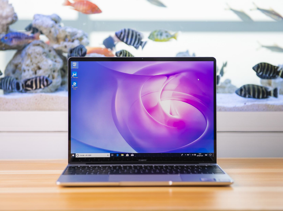 MACBOOK使用体验感极佳,重量轻、携带方便,触控板好用