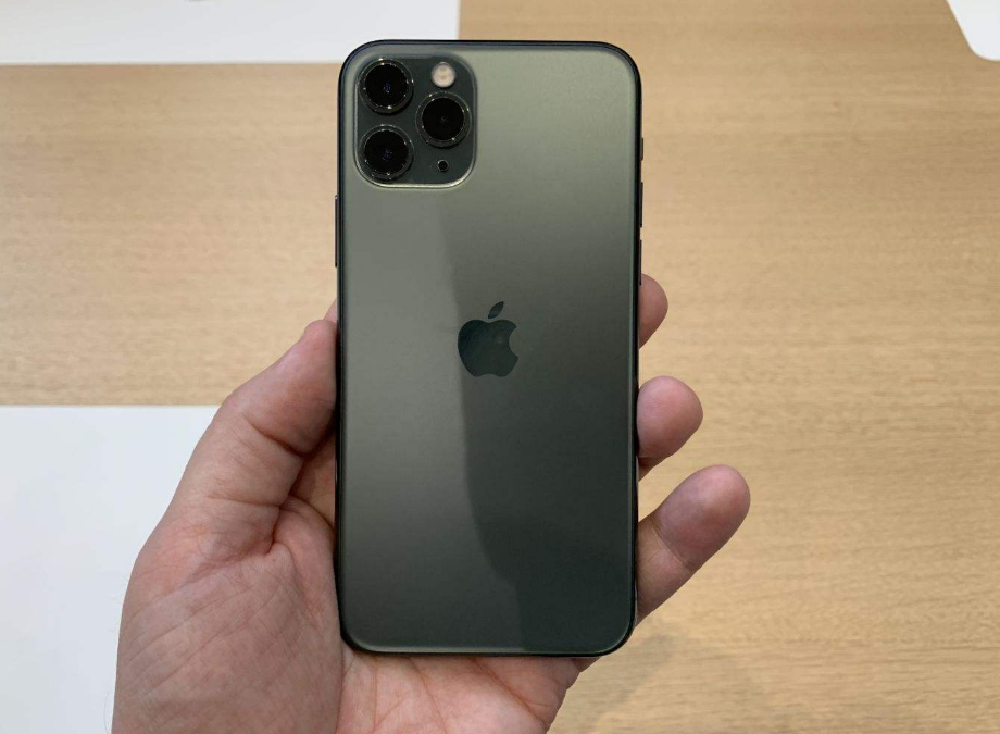 苹果为什么不把硬件提升到业界最顶级?无非是两个方面