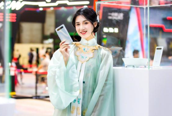 手机厂商迷惑行为大赏：没有一个在厂商认真做手机？