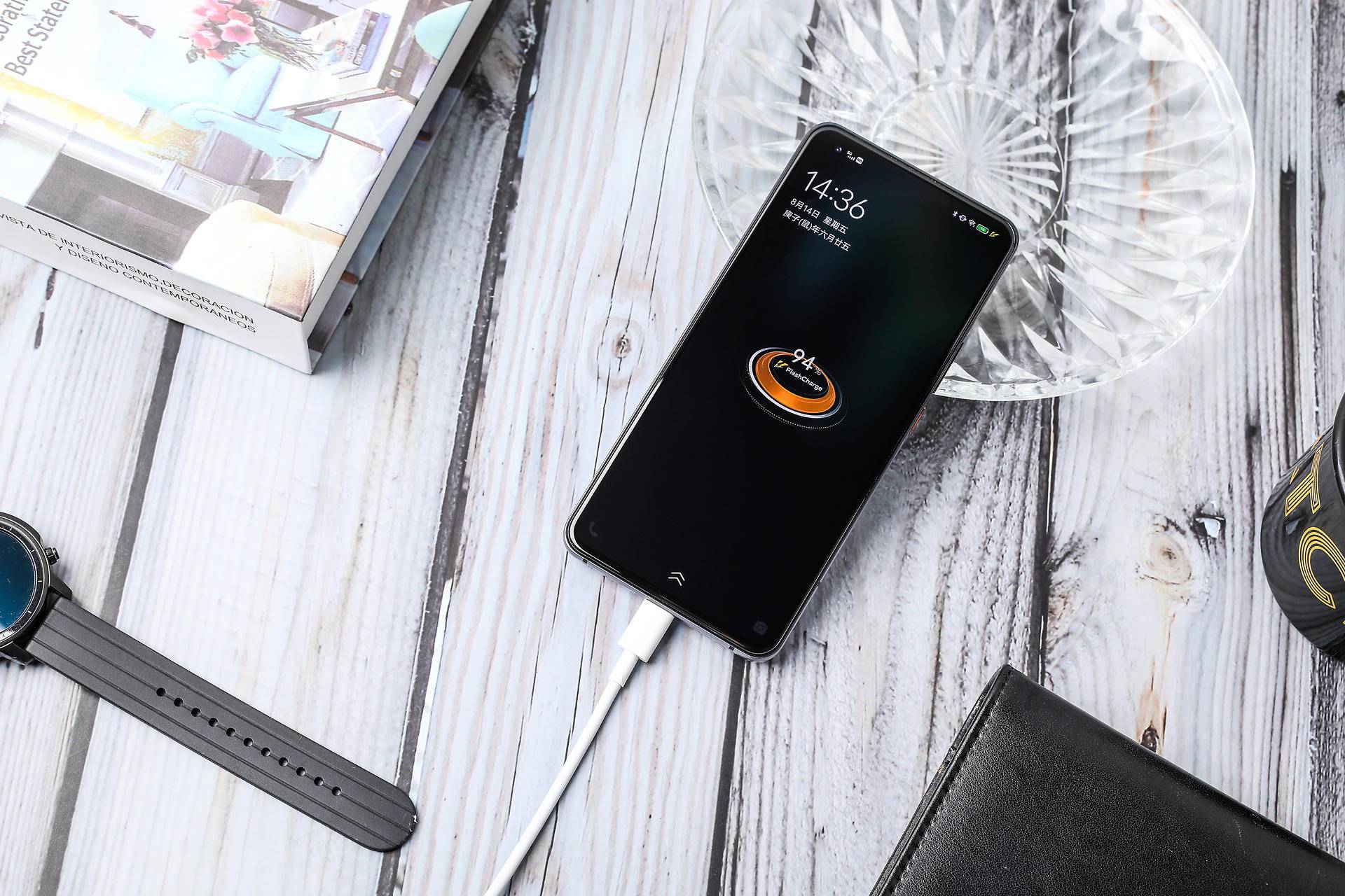 iQOO 5图赏：一款完美诠释实力的5G诚意之作