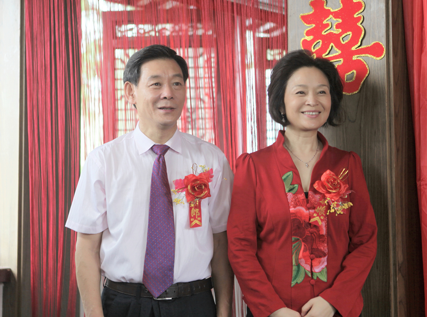 74岁老戏骨：幼年拿金条当积木，11岁突生变故，母亲让他去捡废品