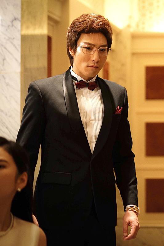 母亲是TVB李莫愁，大姨是米雪，与经典反派父亲长“一模一样”